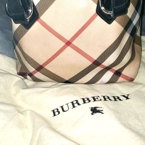 Burberry Nova Check handbag
